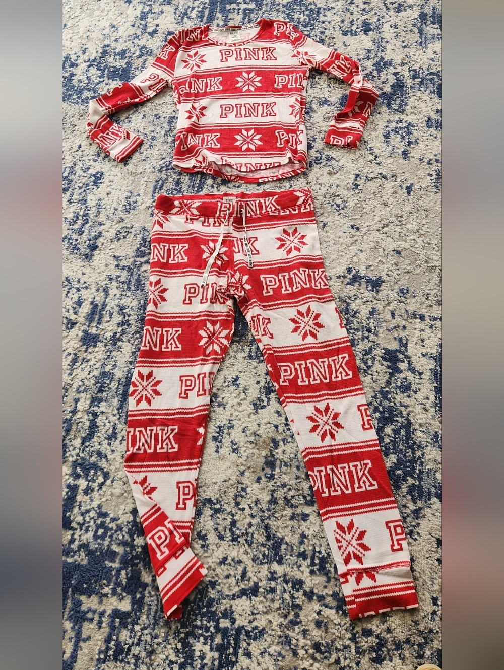 Victoria's Secret Pink Thermal Snowflake 2 Piece Pajamas Size M/L
